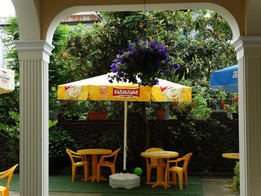 Gulnasi'S Guesthouse Батуми Экстерьер фото